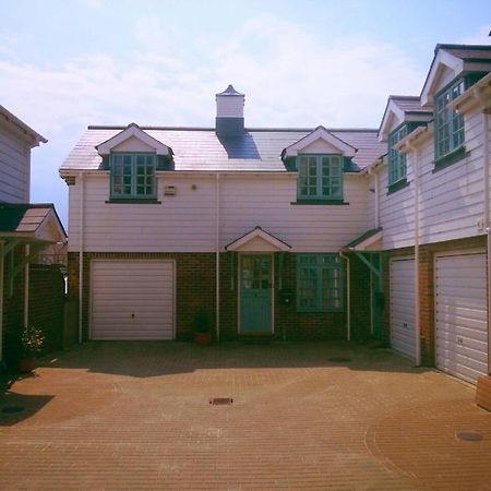 Bo'S Holiday Cottage Истборн Екстериор снимка
